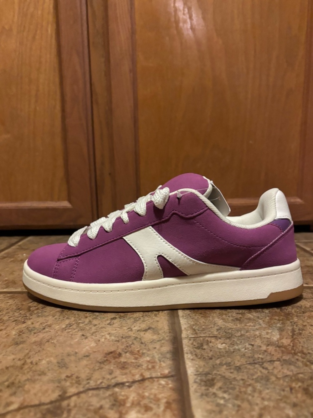 NWT No Boundaries Women's Chunky Lace-Up Skate Sneakers sz 7